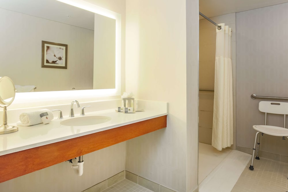 Doubletree By Hilton Hotel Atlanta Airport 13/49
