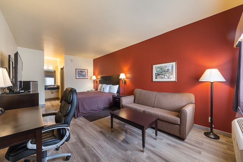 Quality Inn & Suites Victoria South 18/23