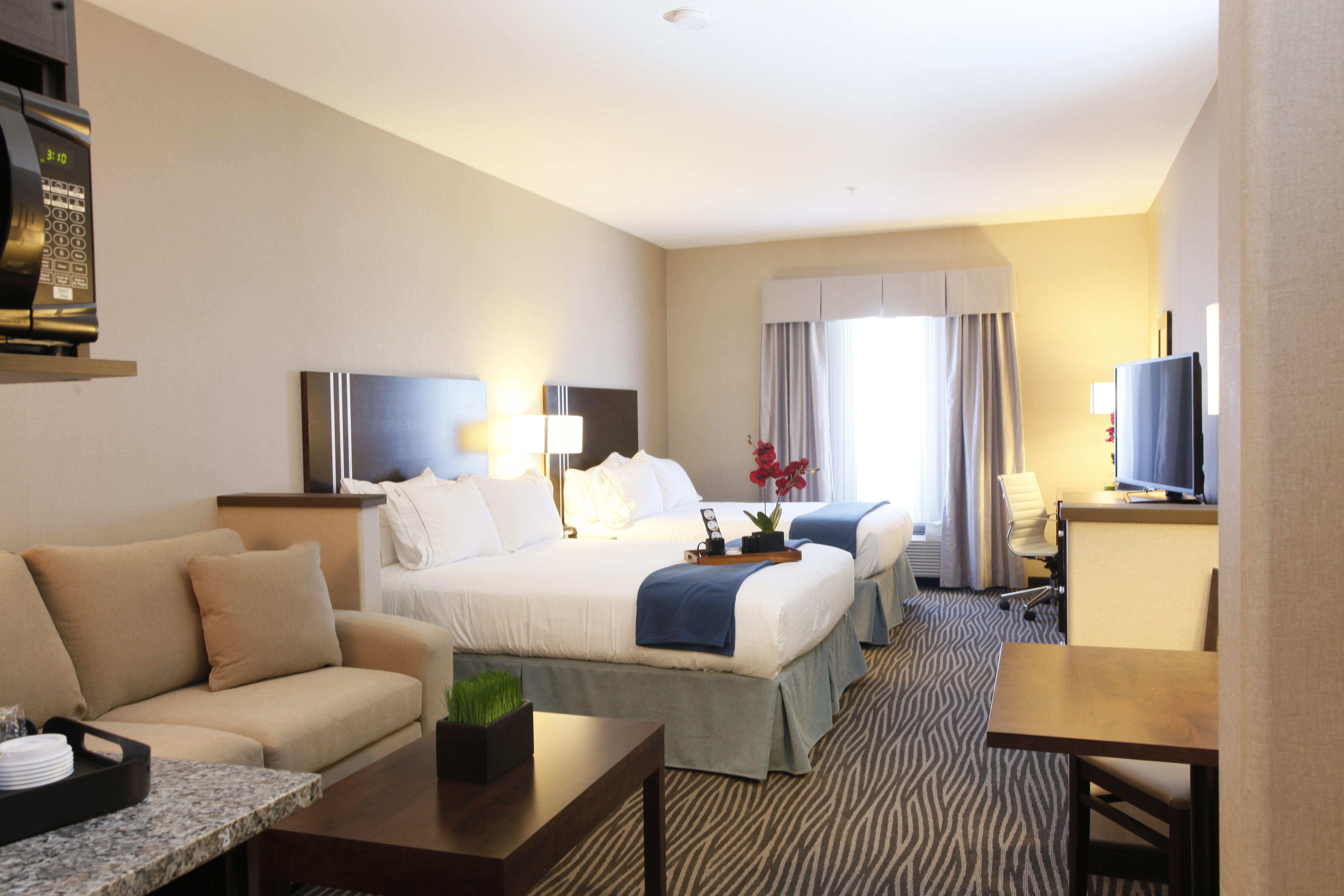 Holiday Inn Express Fort St John 33/70