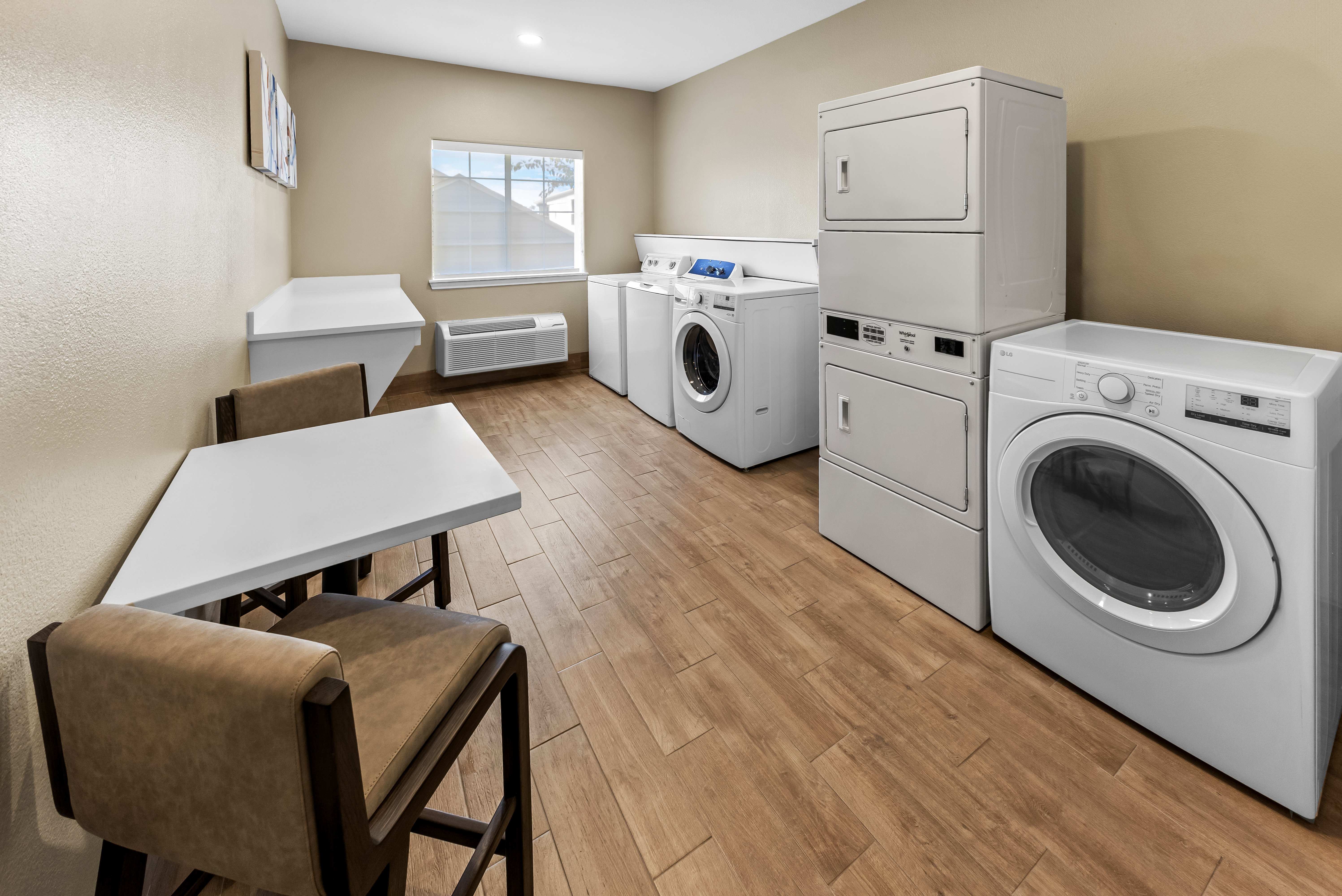 Candlewood Suites Victoria 33/66