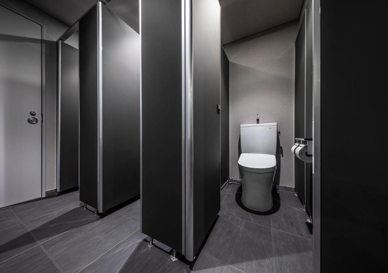 Room, 6 Bunk Beds, Shared Bathroom