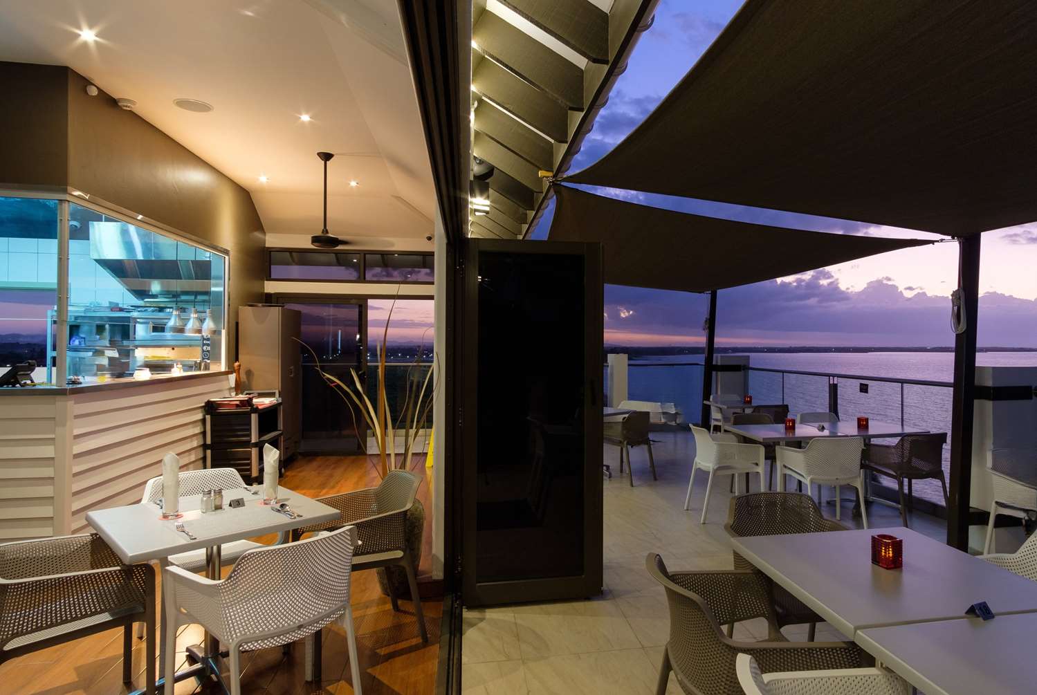 Ramada Suites by Wyndham Wailoaloa Beach Fiji 27/50