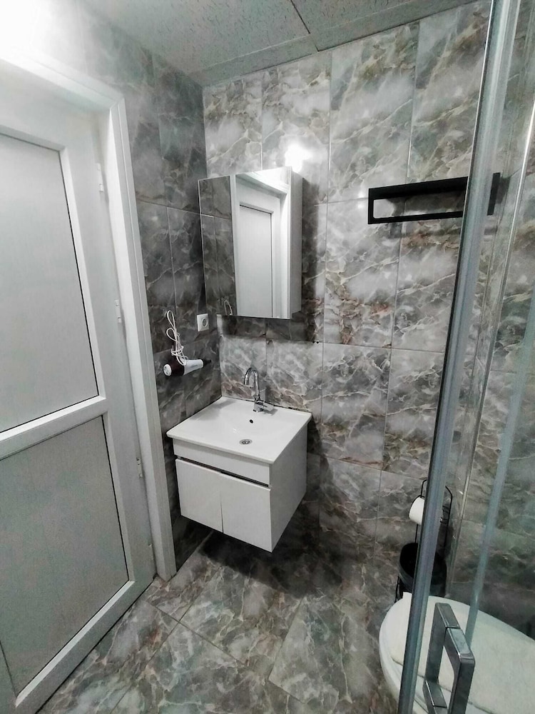 Bona Sera Hotel 48/50