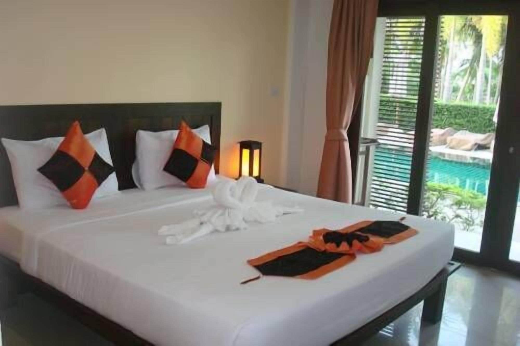 STANDARD, DOUBLE BED