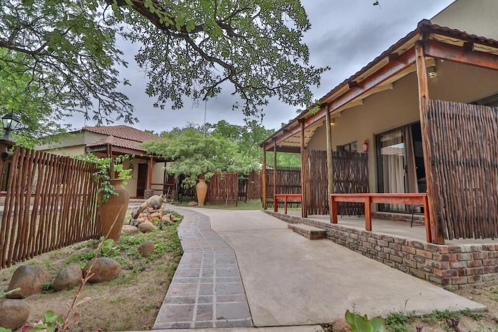 Turaco Lodge 2/47