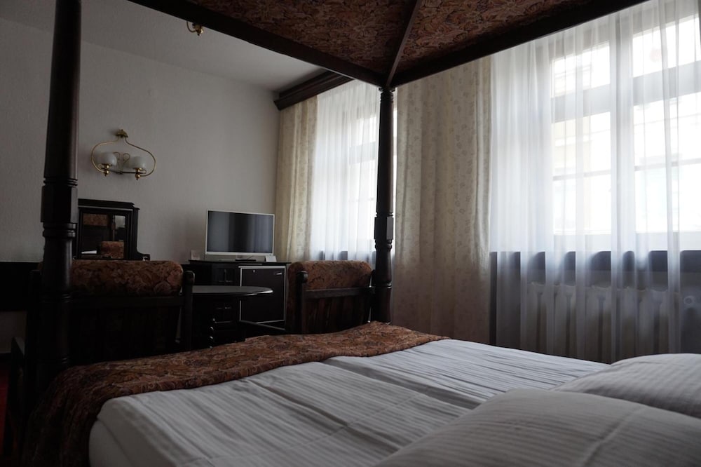 Dwor Polski Hotel 9/50