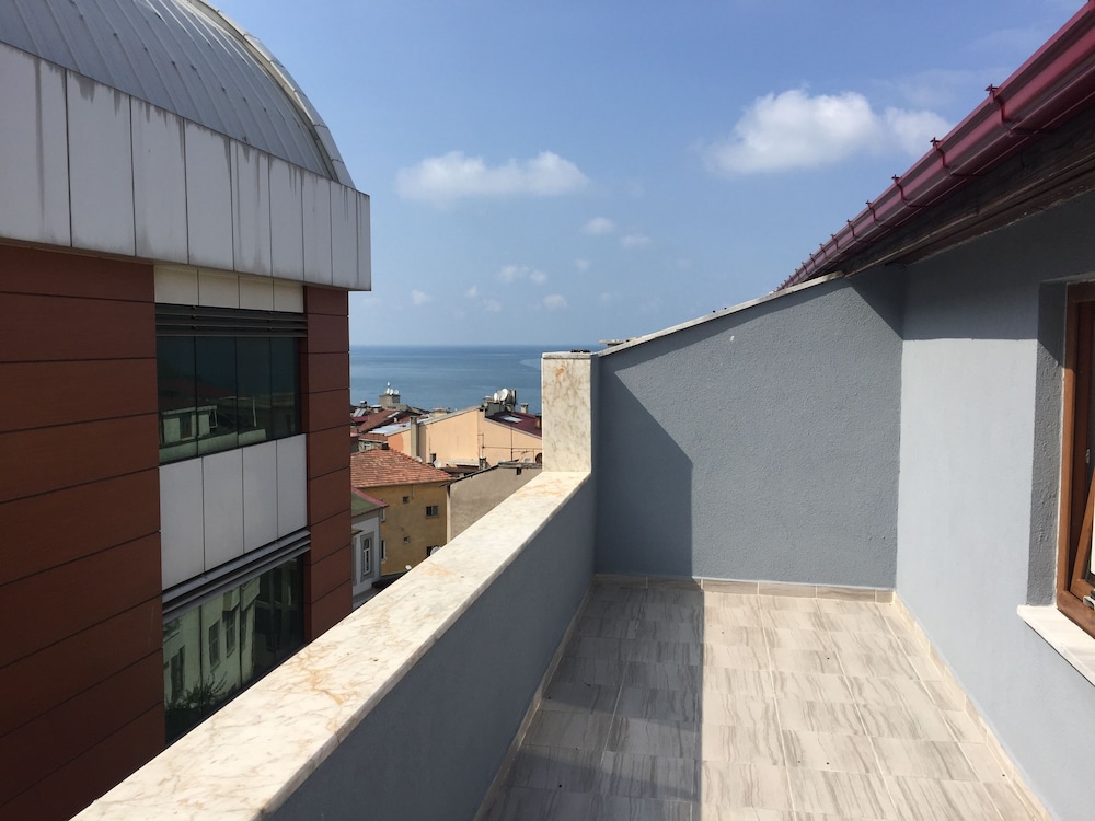 Karayel Hotel 28/30