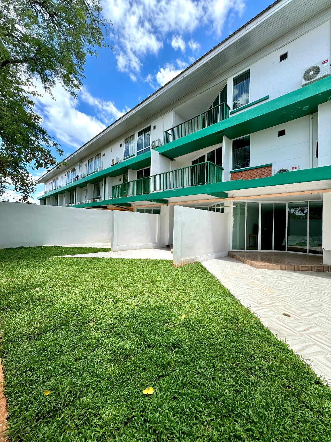 Plernpetch Hotel 13/16