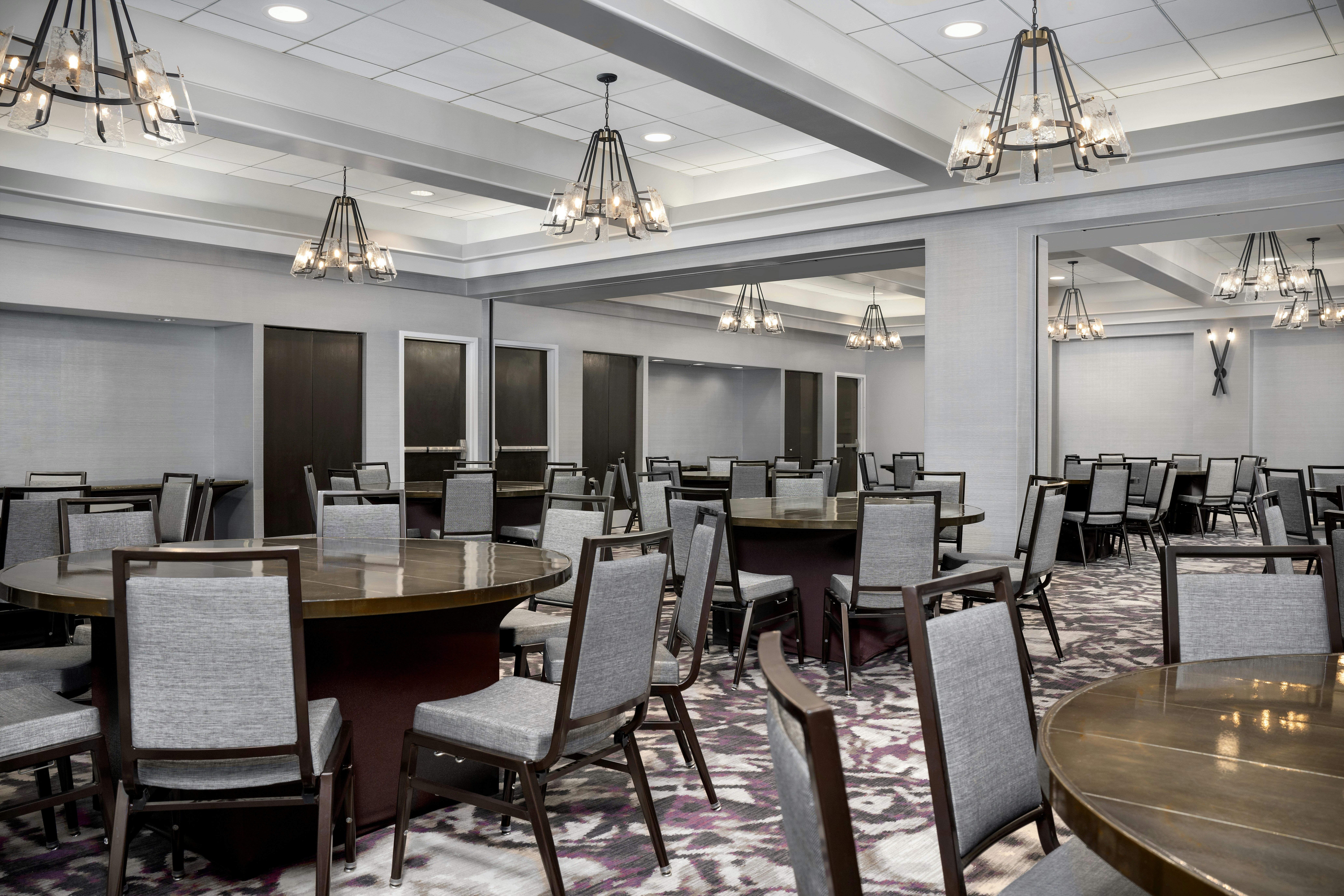 Embassy Suites By Hilton Crystal City National Airport 60/65