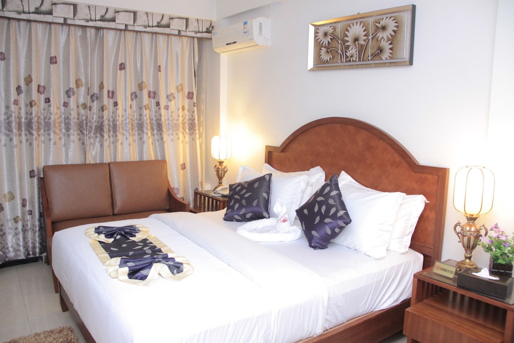 Zimbo Golden Hotel 8/37
