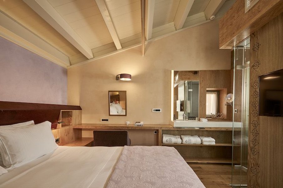JUNIOR SUITE, OUTDOOR JETTED TUB