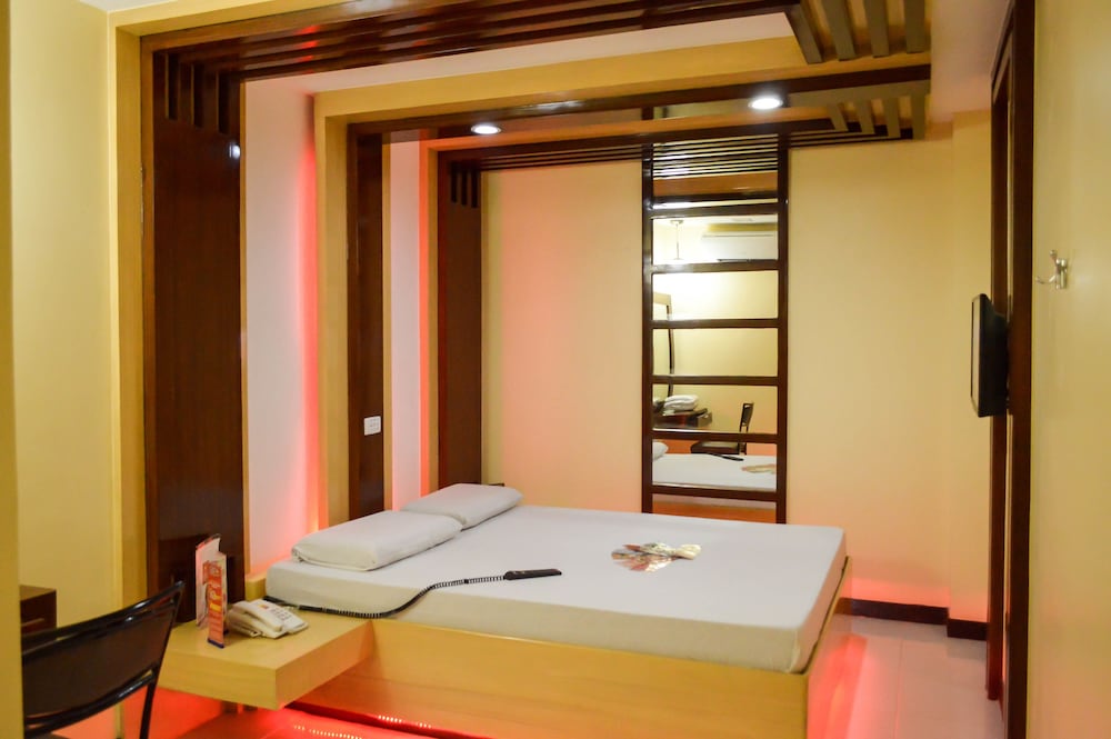 Hotel Sogo Wood Street Pasay 25/41
