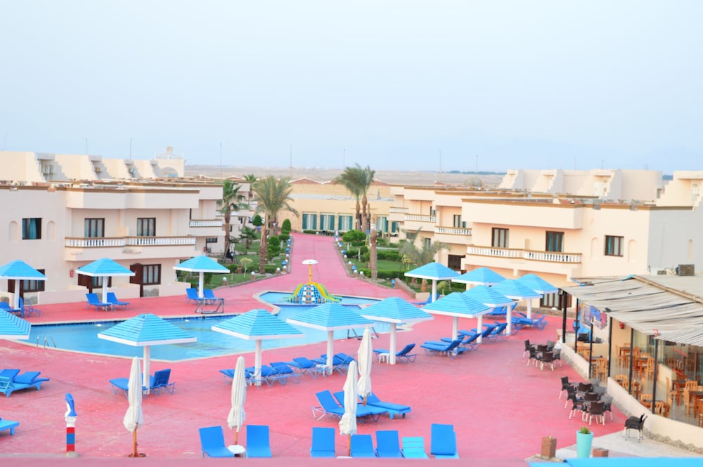 Bella Rose Aqua Park Beach Resort 26/33