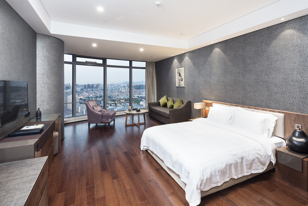 Grand Madison Qingdao Harbour view Central 18/50