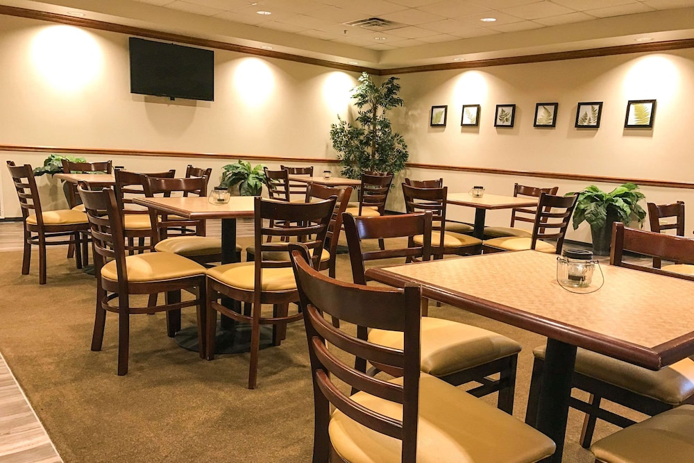 Spark by Hilton Shepherdsville Louisville South 39/43