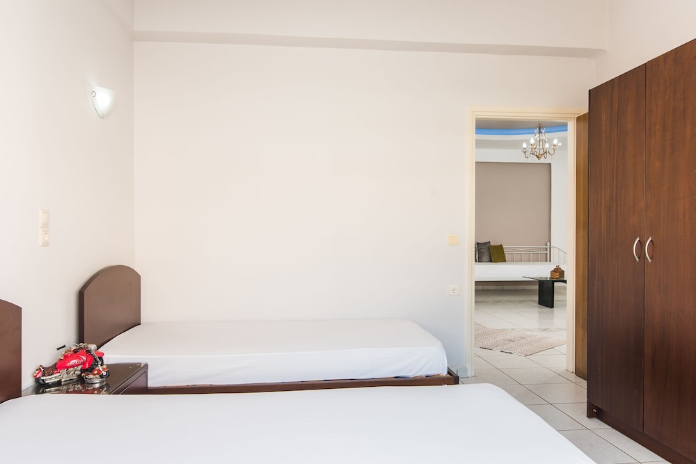 Yiannis Manos Hotel Resort 16/50