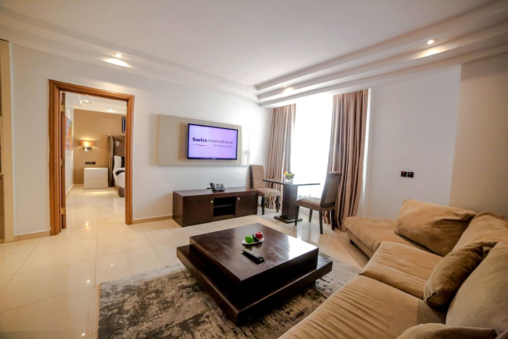 Victoria Crown Plaza 32/43
