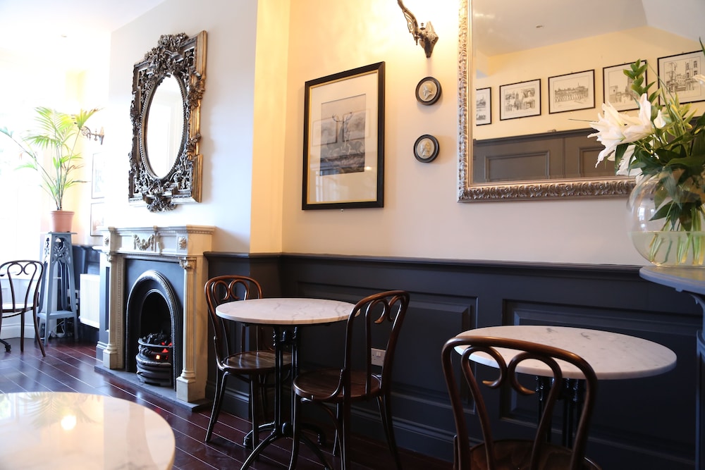 Number 8 The Townhouse 28/38