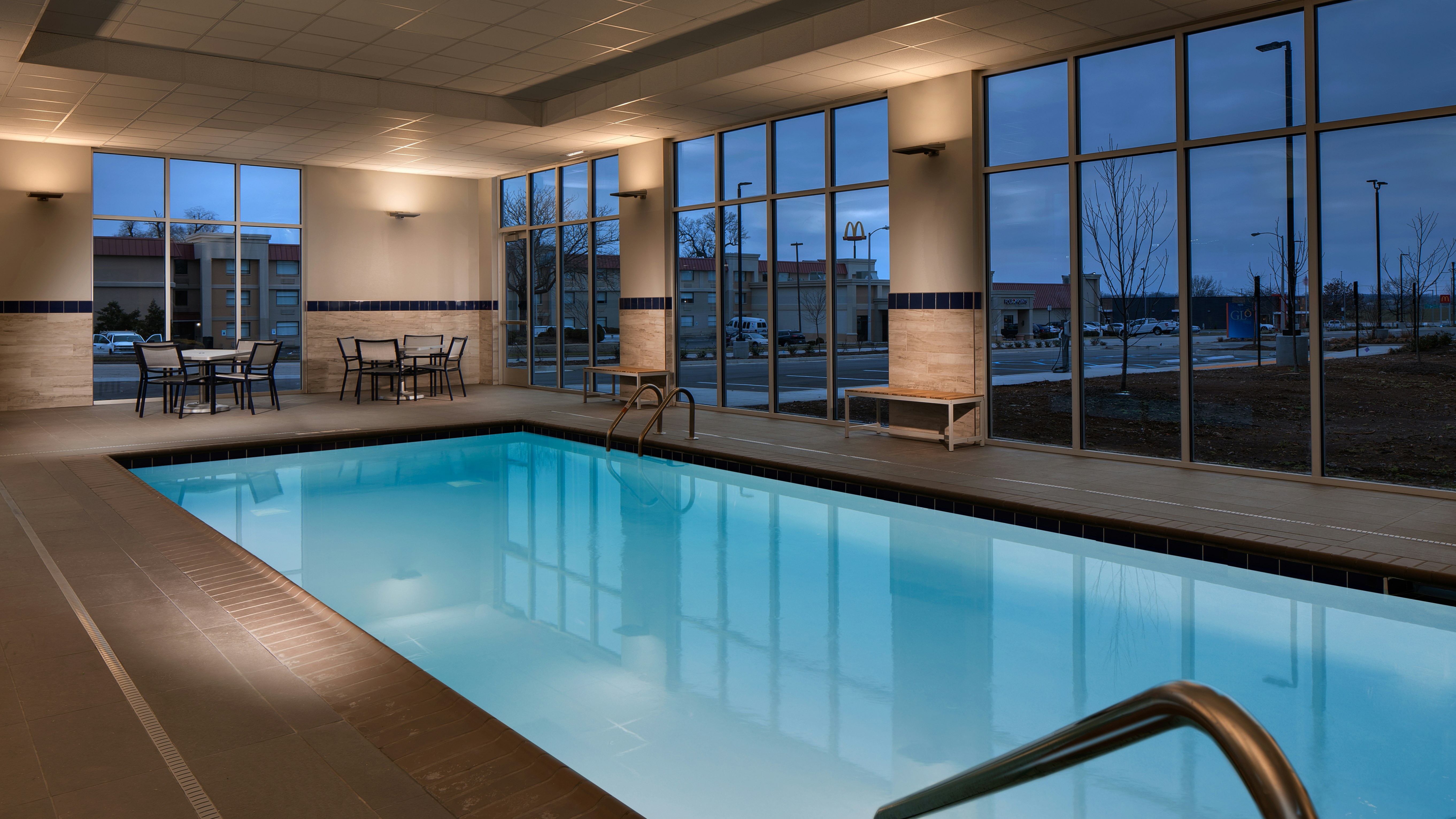 Glo Best Western Lexington 32/70