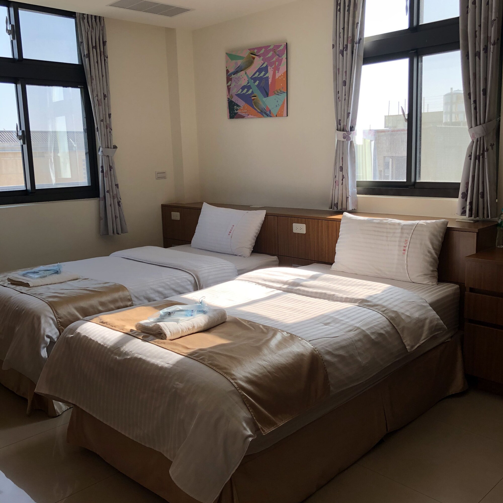 Business, Quadruple, 4 Beds