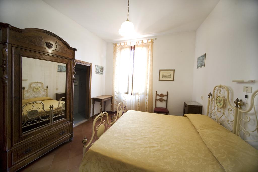 Hotel Merlini 12/28