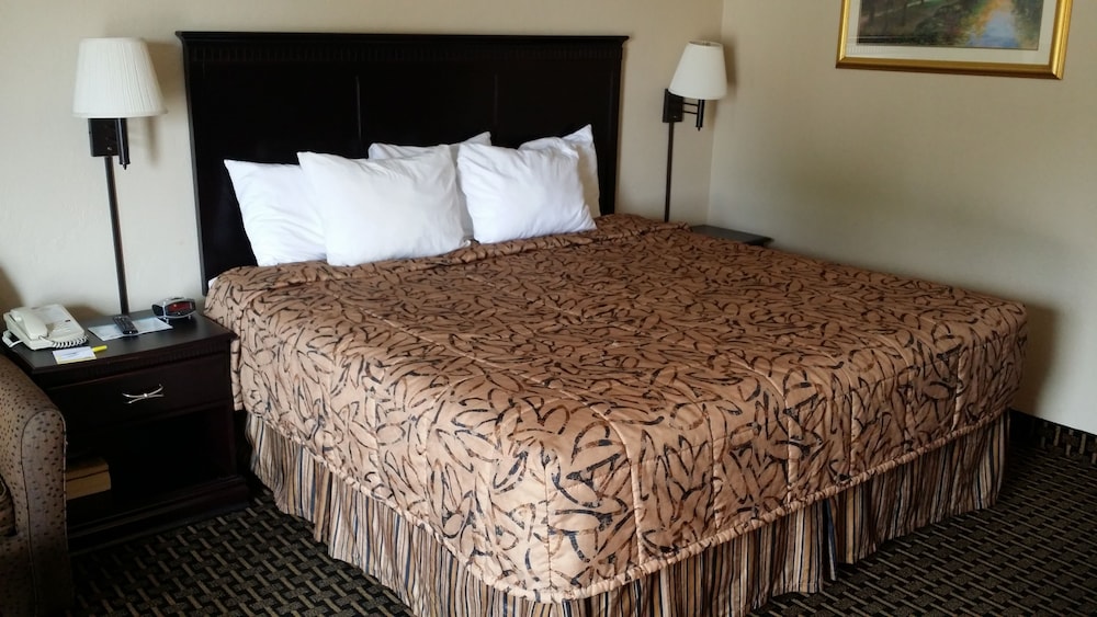Days Inn By Wyndham Norman 8/21
