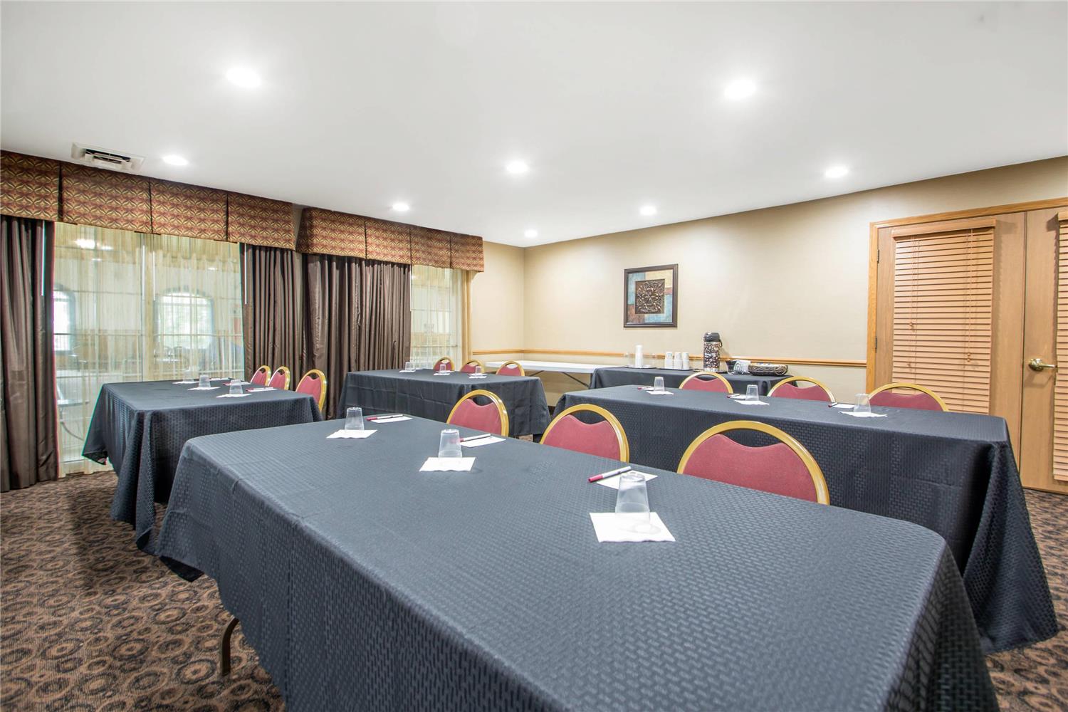 Comfort Suites Wisconsin Dells Area 28/32