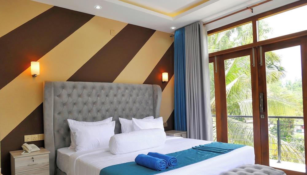 LUXURY, DOUBLE BED