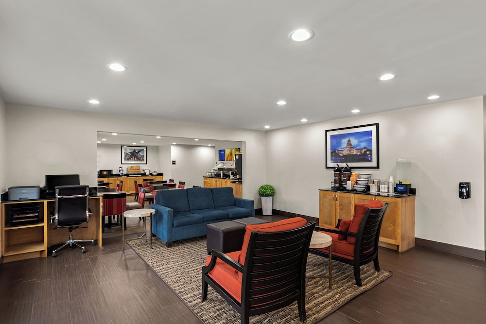 Comfort Inn & Suites Austin North Loop 34/46