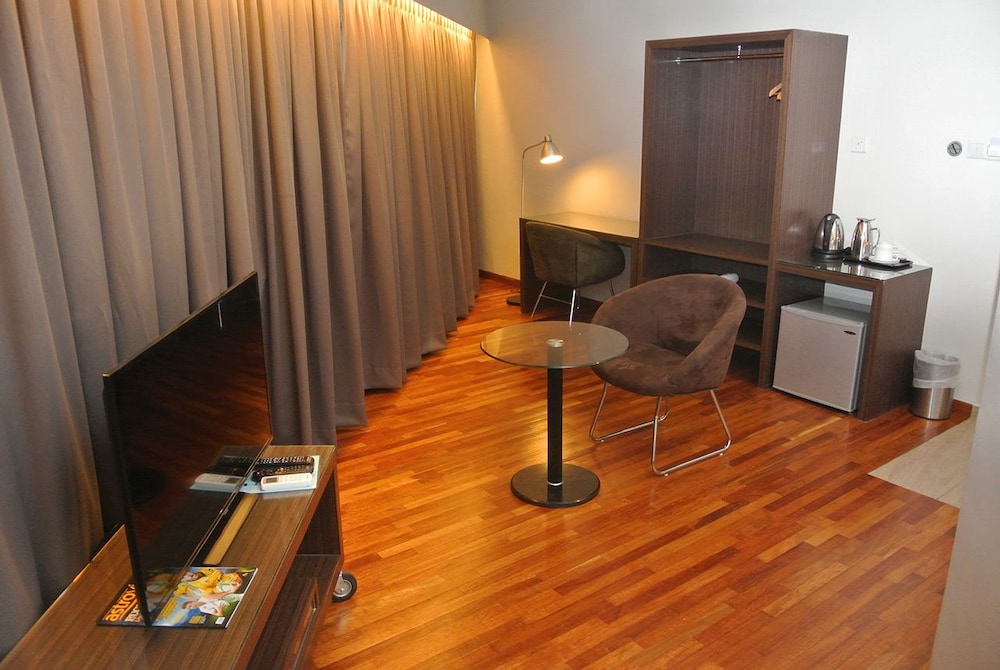 Riverside Boutique Guesthouse 20/24