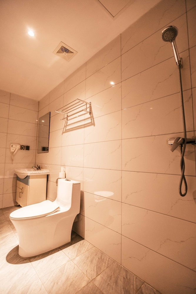 Qufu International Youth Hotel 29/30