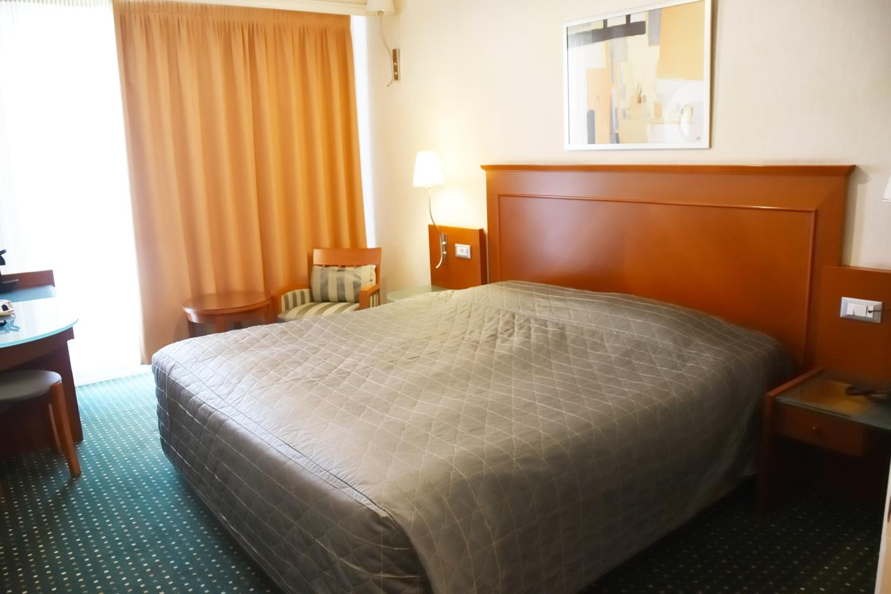 Room, Double or Twin Bed, Acropolis View