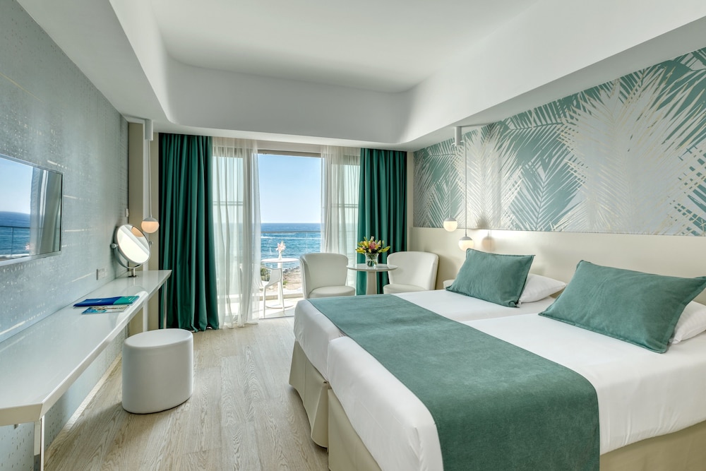 Superior Sea View Room