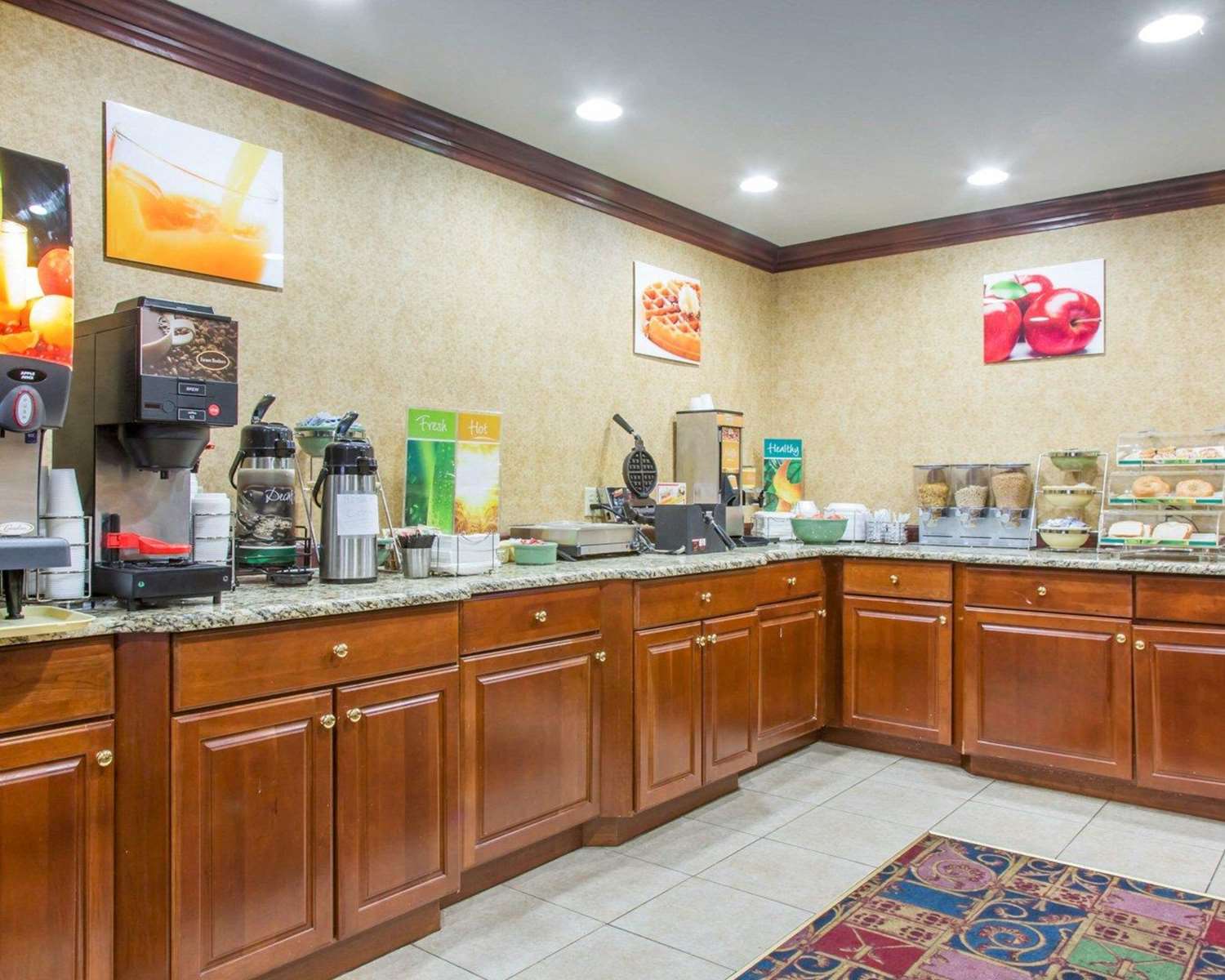 Quality Inn and Suites Meriden, CT 10/14