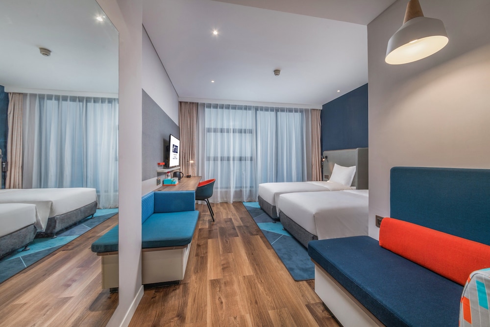 Holiday Inn Express Kaifeng City Center 27/47