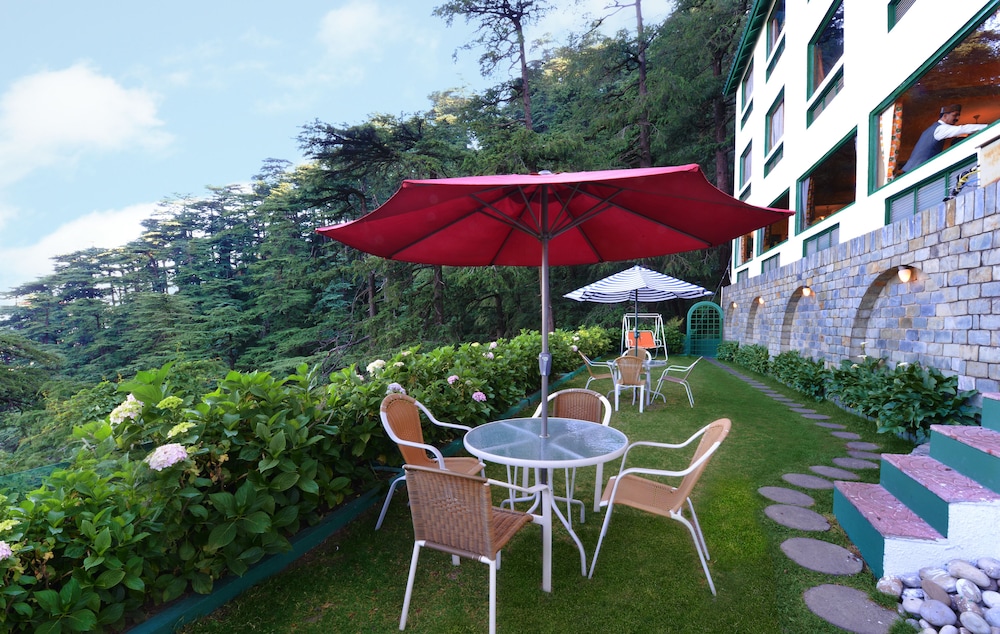Honeymoon Inn 48/53