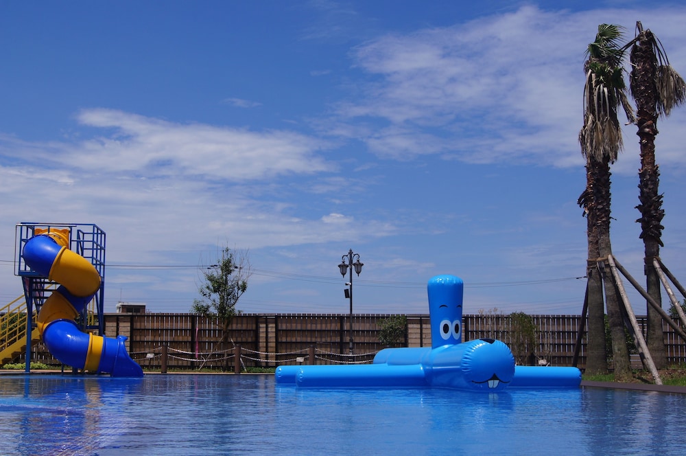 Blue Whale Resort 65/68