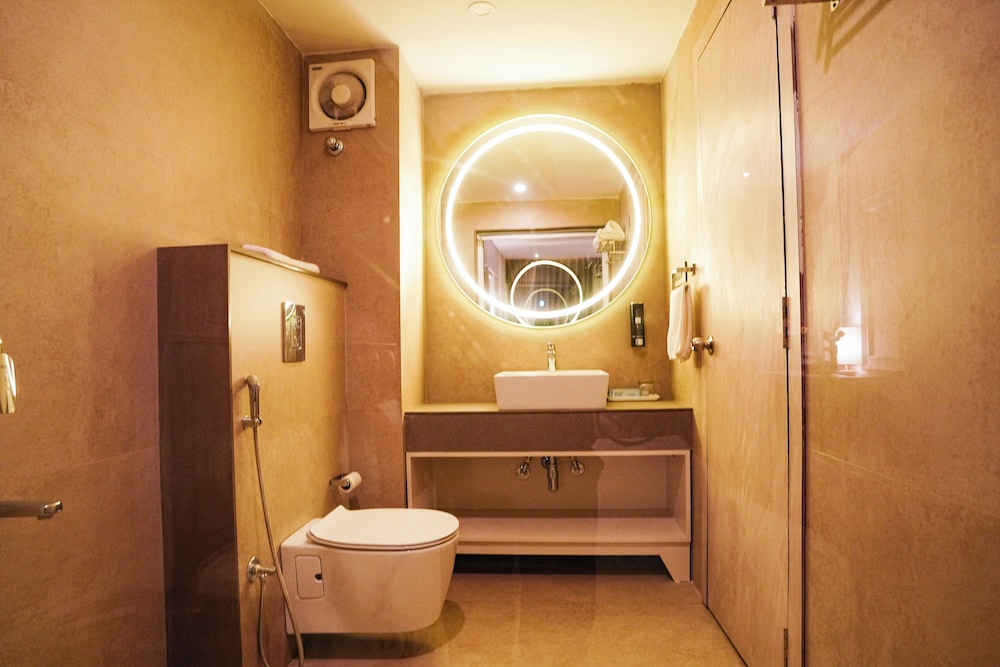 Orsino Resort Mall Road 43/46