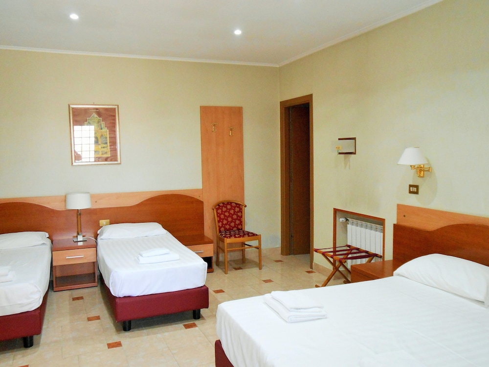 Hotel Riviera Fiumicino 33/57
