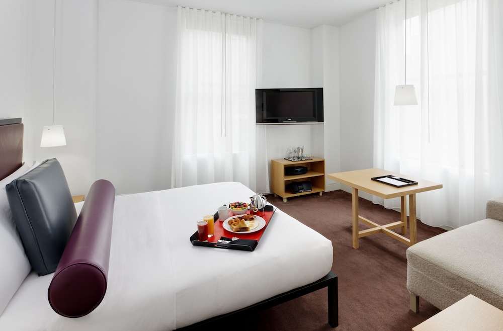Bryant Park Hotel 44/62