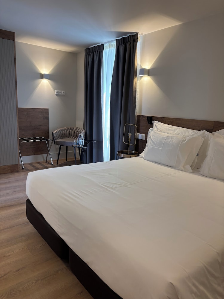 AZORES BOOK HOTEL 5/46