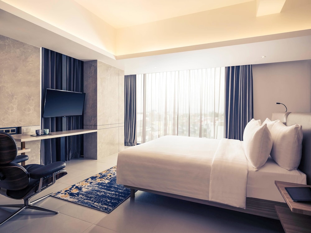 EXECUTIVE, SUITE, QUEEN BED
