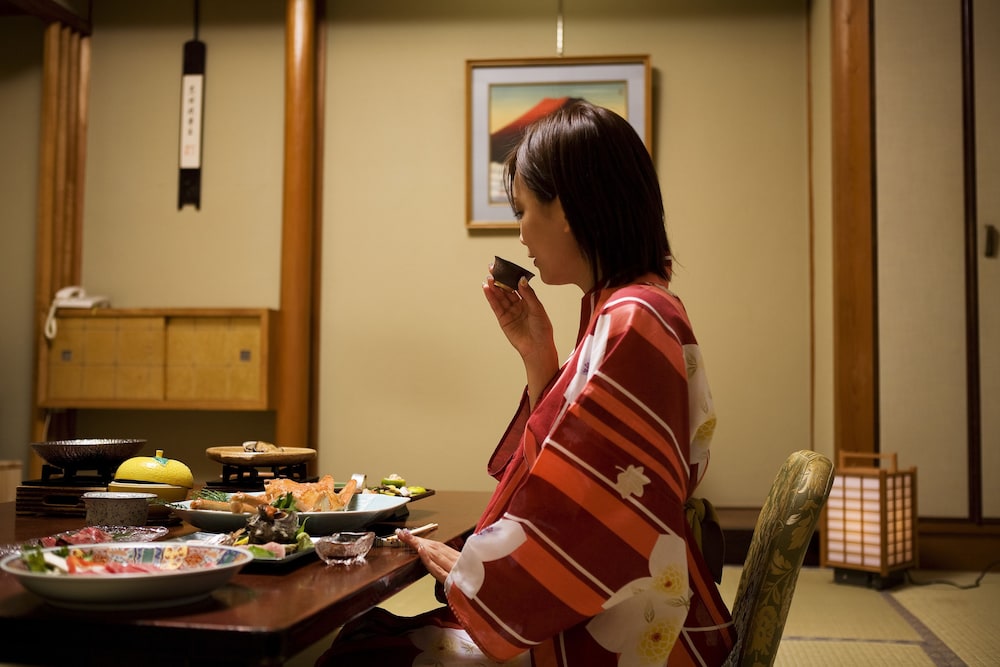 Mikuniya 25/26