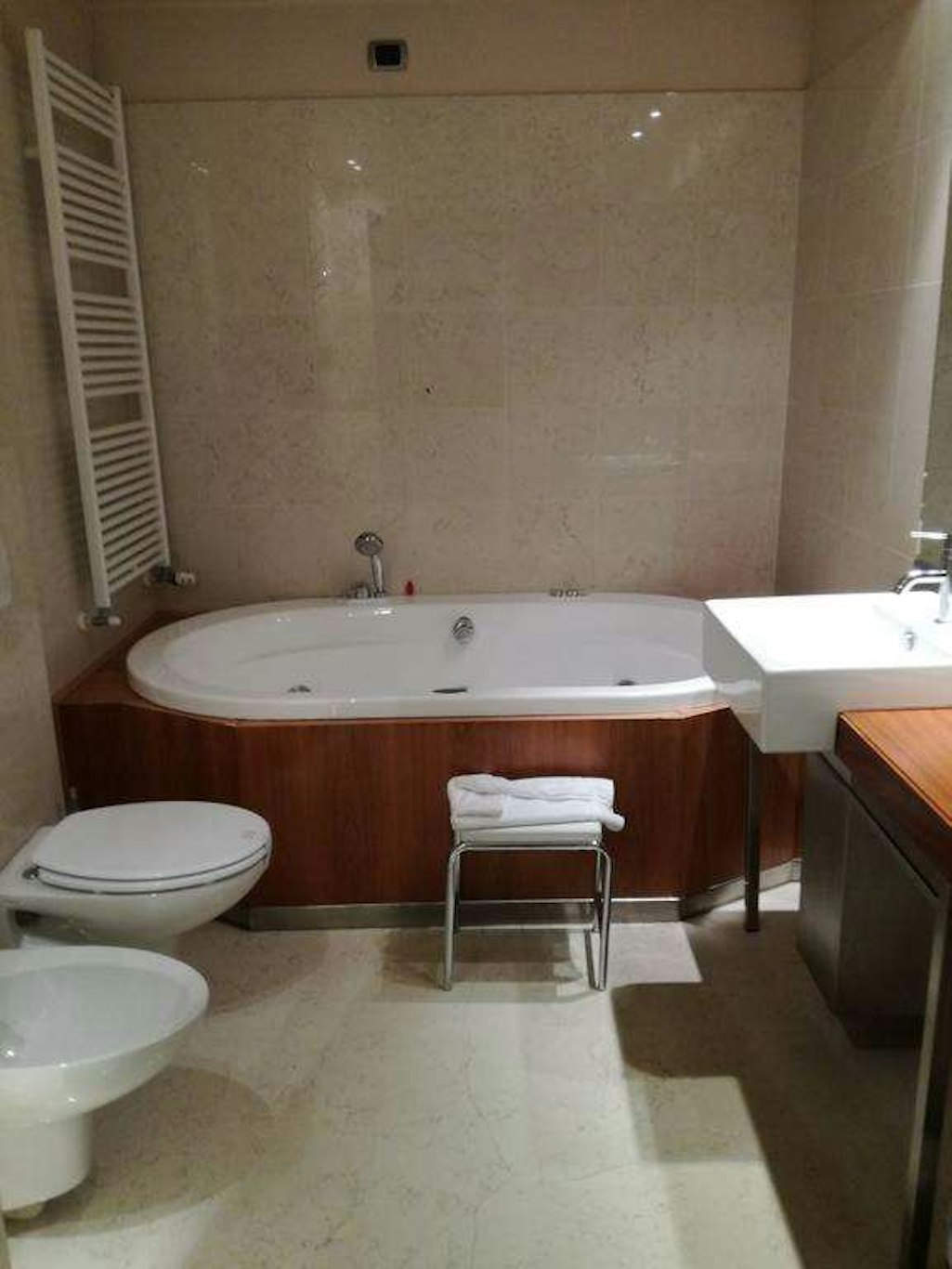 Hotel Barrage 37/42