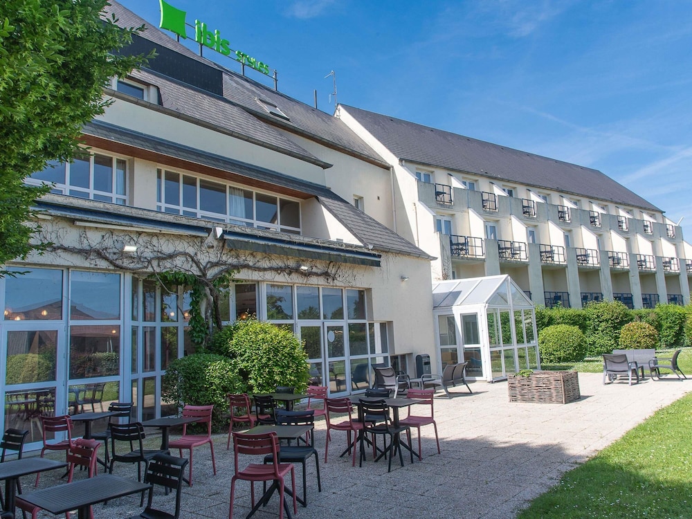 IBIS STYLES CHINON 8/67