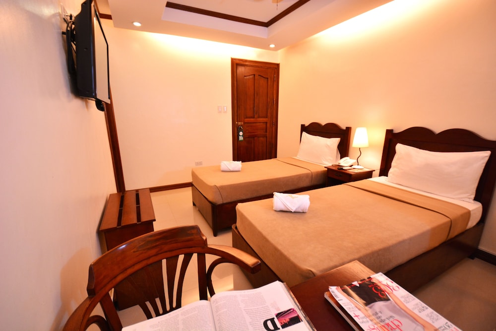 Ipil Suites Puerto Princesa 16/40