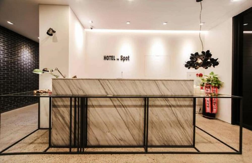 Hotel The Spot 5/50