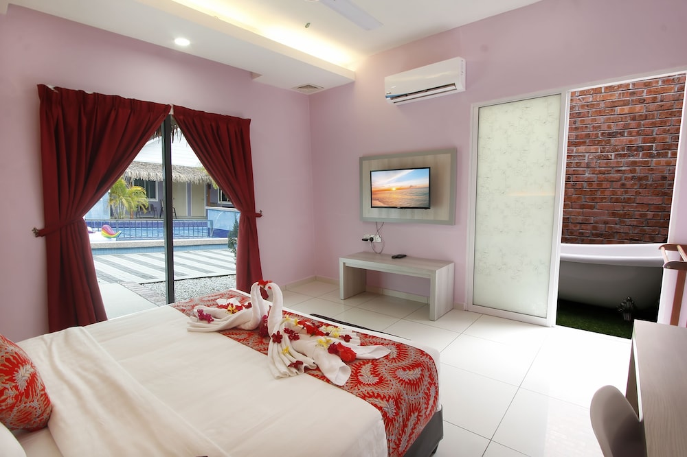 Bungalow, King Bed, Pool View