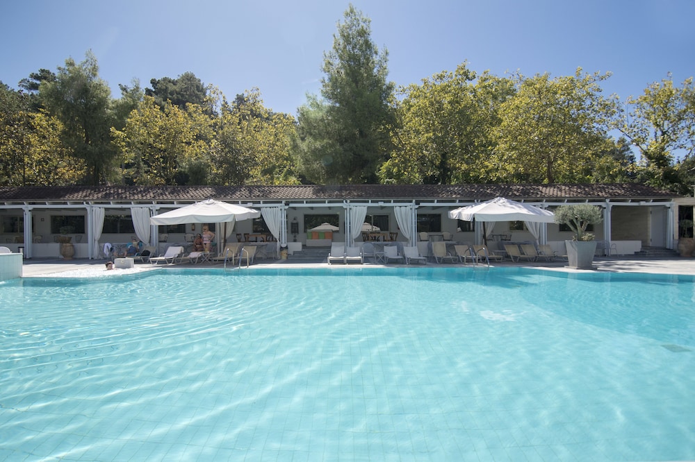 Sun Beach Hotel 48/53