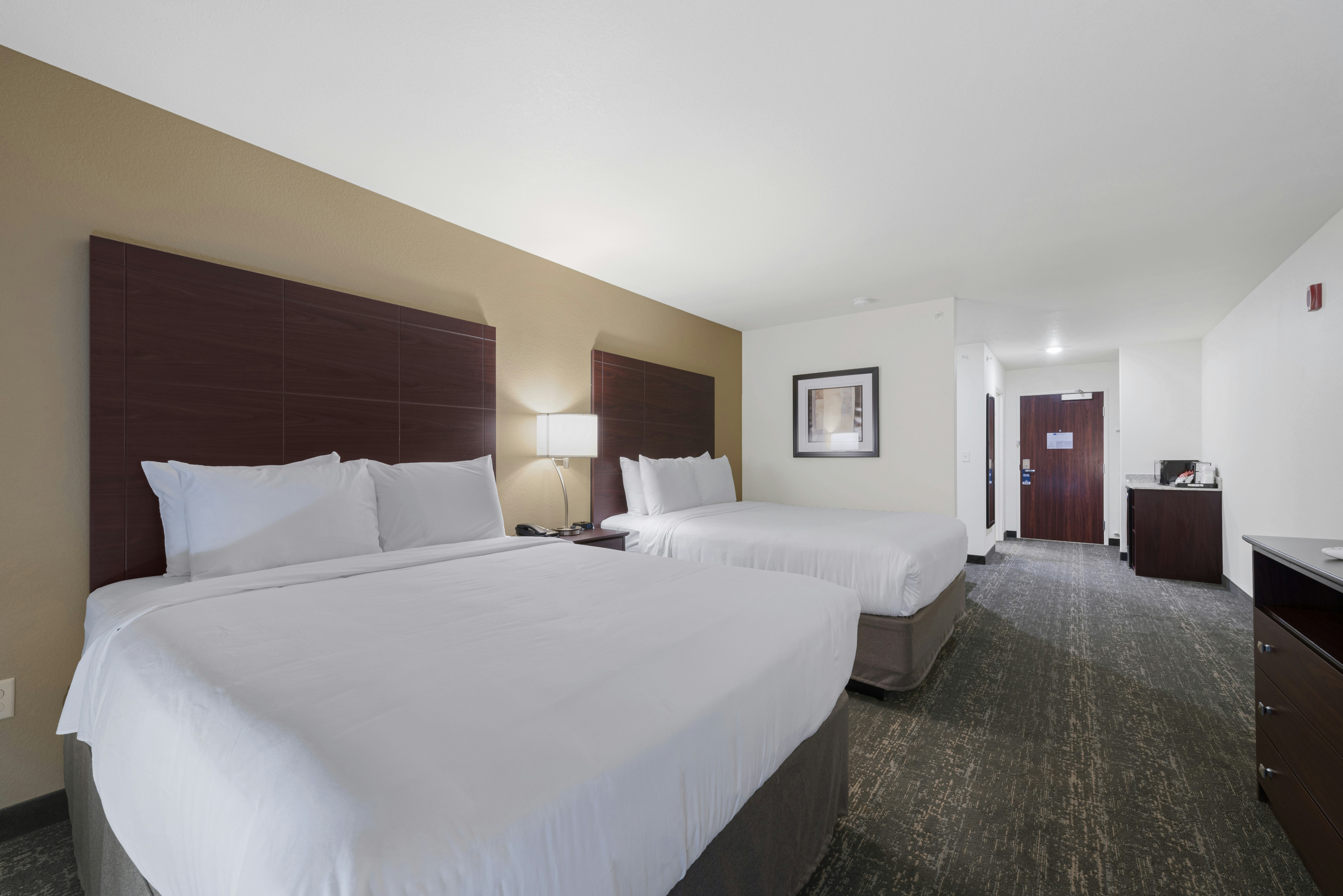 Cobblestone Hotel & Suites - Eaton, OH 8/50